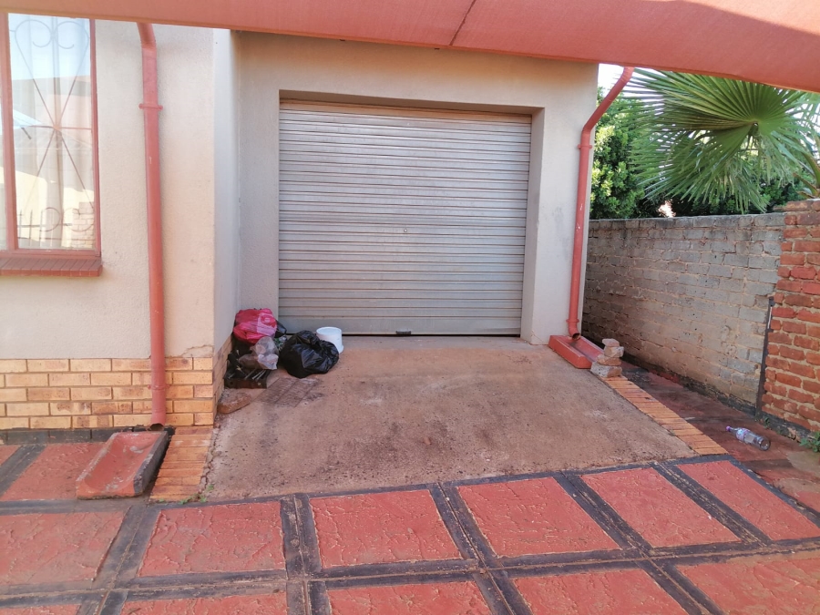 3 Bedroom Property for Sale in Geelhoutpark North West